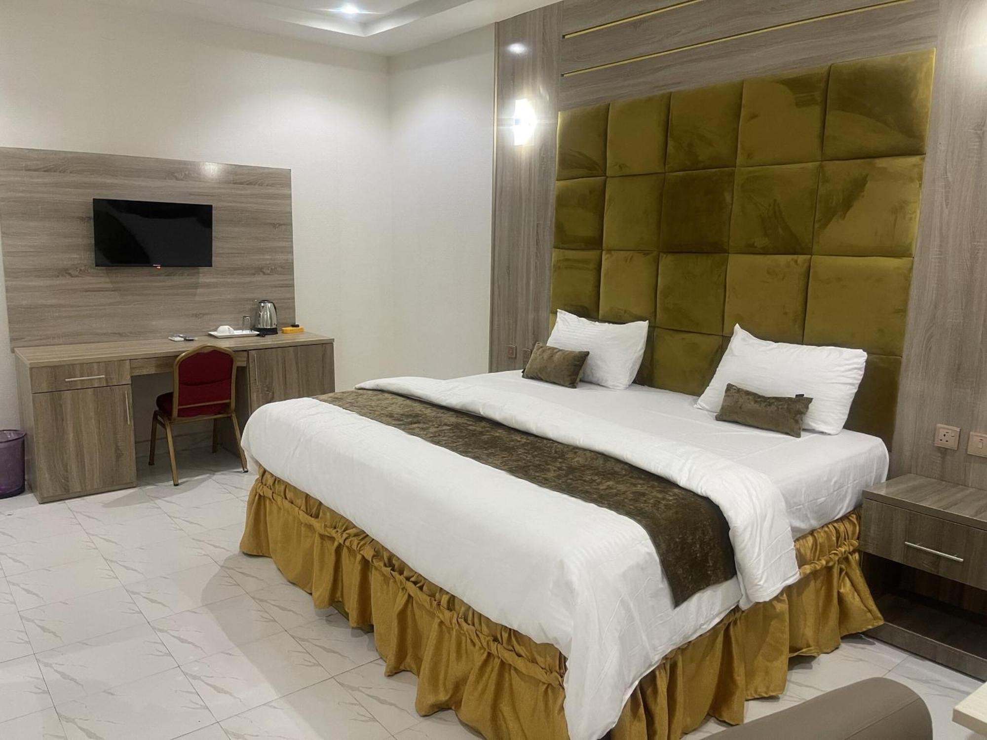 Murphy'S Mansion Resort Umuahia Zewnętrze zdjęcie
